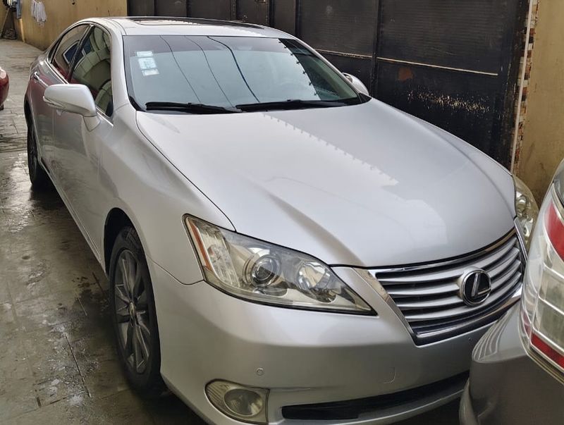 Thumbnail 5 of 2011 Lexus ES